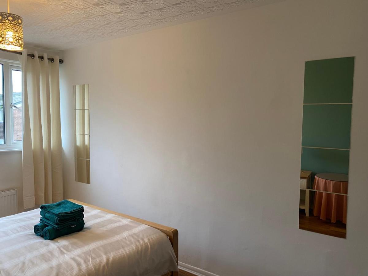 Homestay 1 Luxurious Double Bedroom With Private Shower