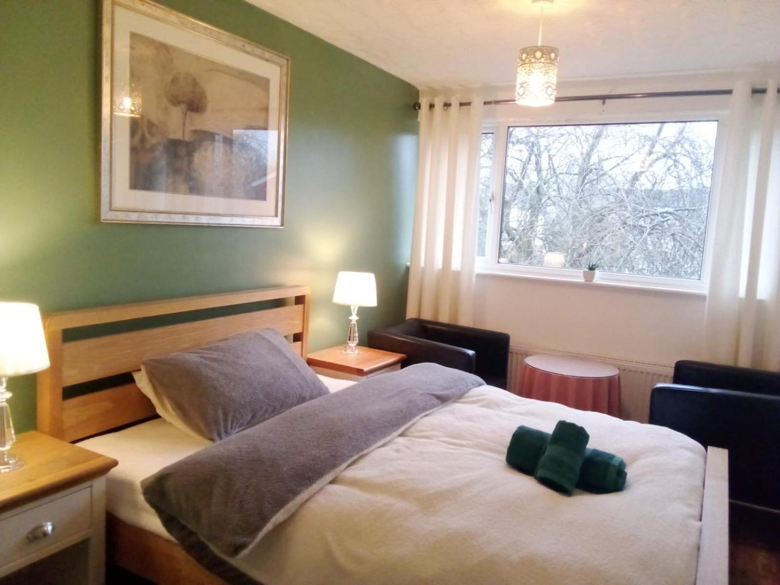 1 Luxurious Double Bedroom With Private Shower