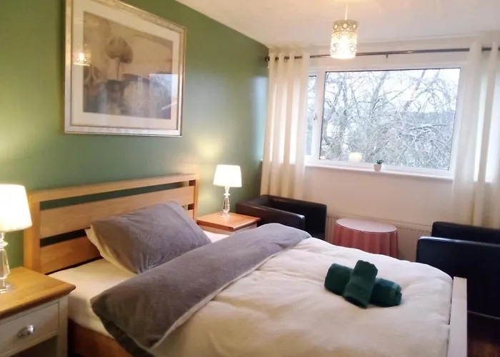 1 Luxurious Double Bedroom With Private Shower