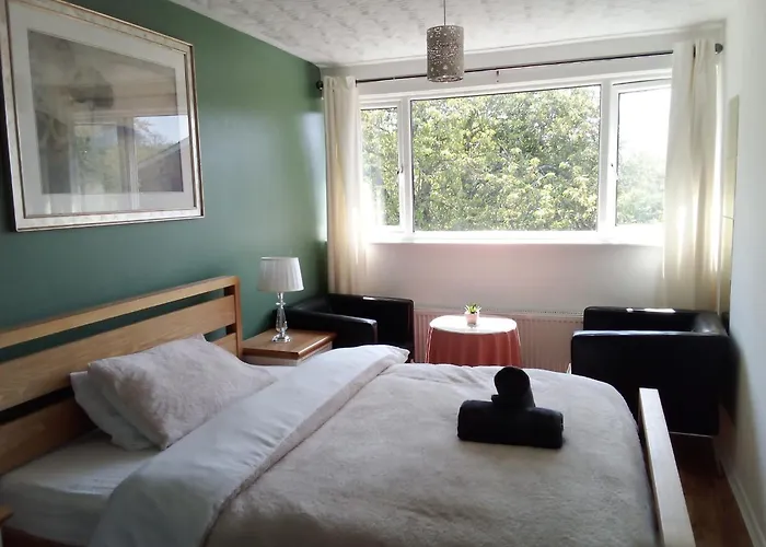1 Luxurious Double Bedroom With Private Shower